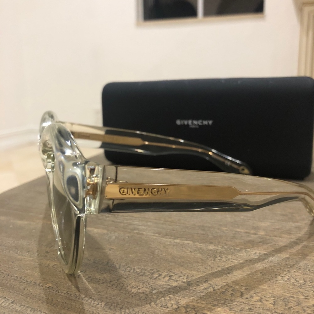 Givenchy Sunglasses Mint Condition - image 3
